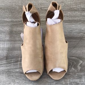 Bella Marie Shirley Style Bootie Cut High Heel Shoes (Brand New)